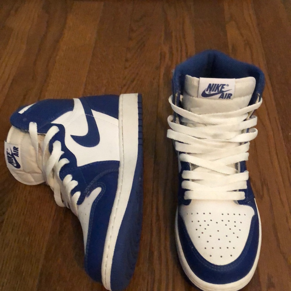 Nike Jordan’s Air navy